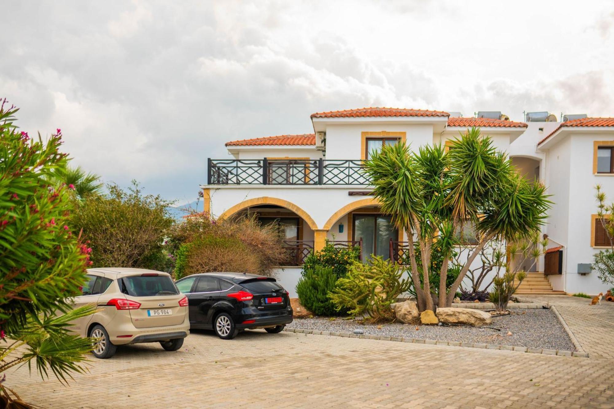 Welcoming 3-bedroom With Ocean Views Apartment Agios Georgios (Girne)