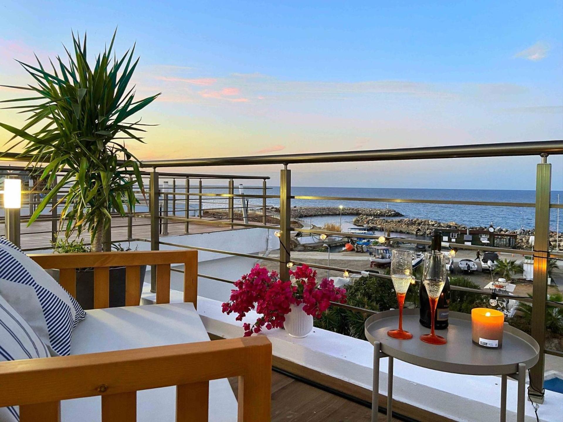 Spacious Three-bedroom With Sea View B4 Apartment