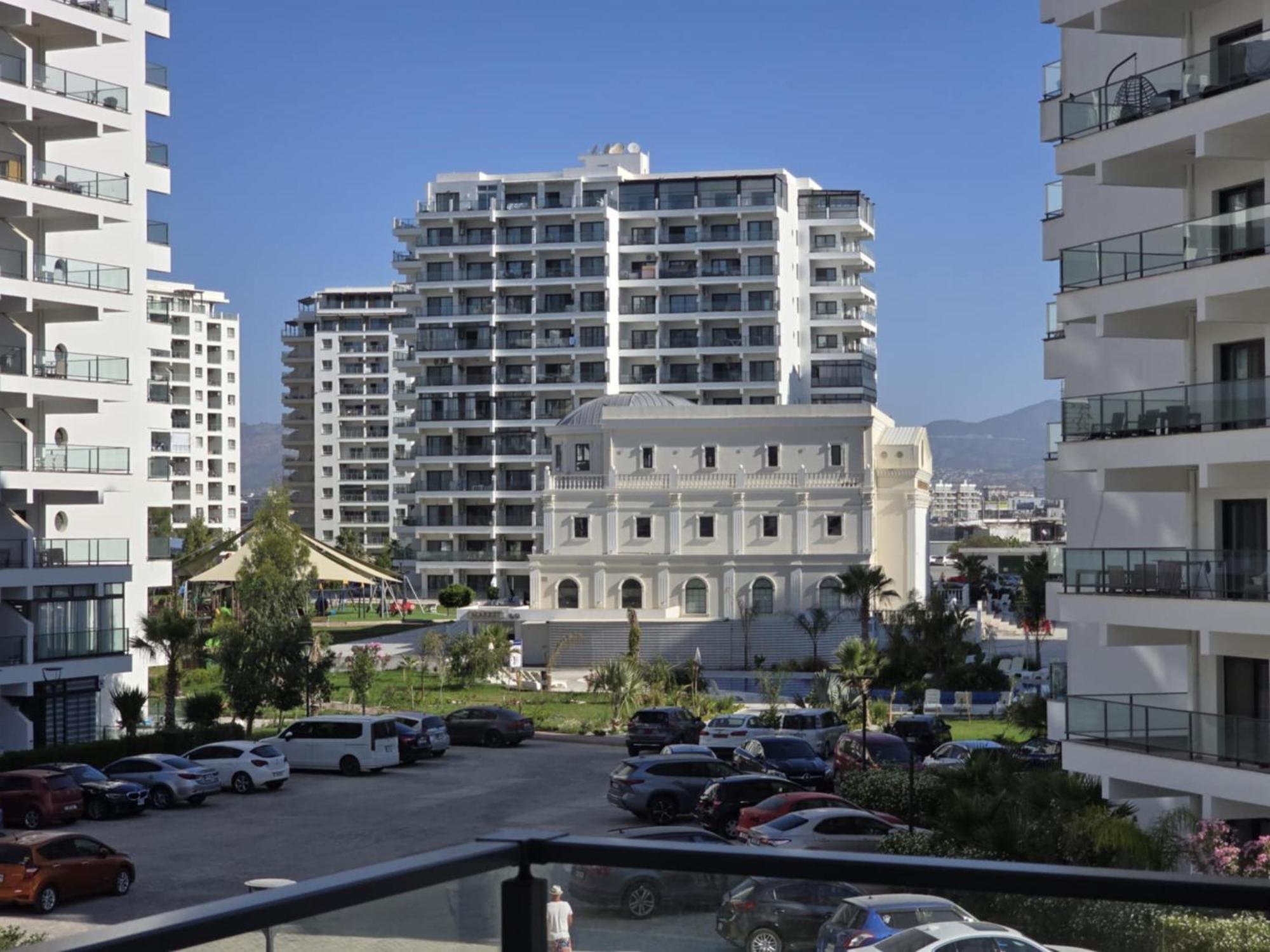 Luxury Apartment With Pool View At Caesar Resort Apartment