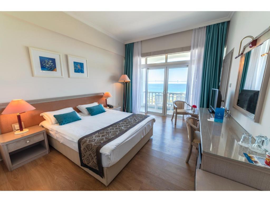 Hotel Denizkizi Karavas (Northern Cyprus)