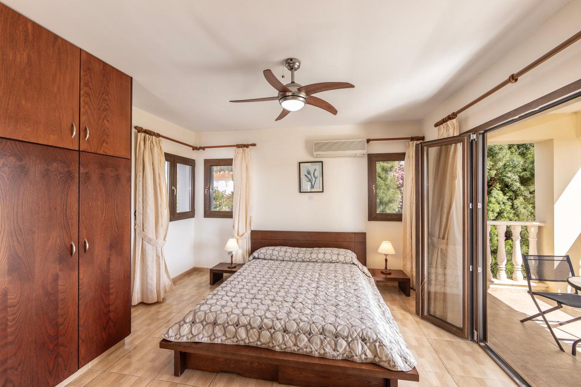 Tsikkos Pende Villa