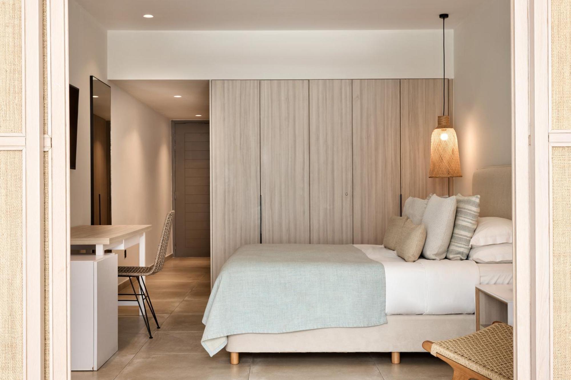 Mare Paphos Resort 5*