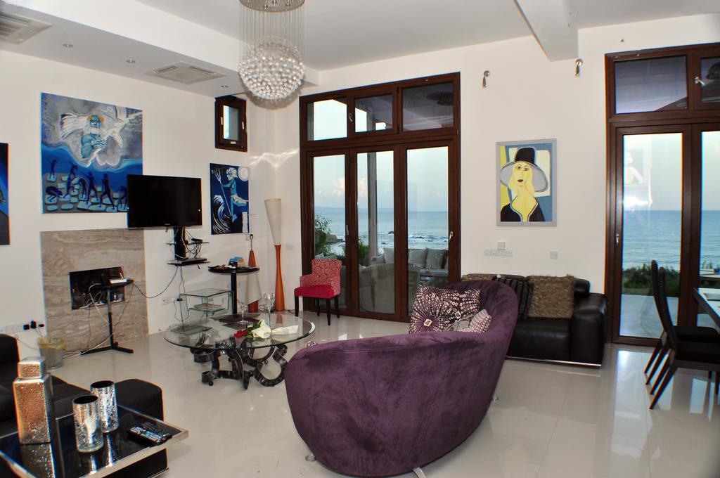 Villa Beach Pantheon