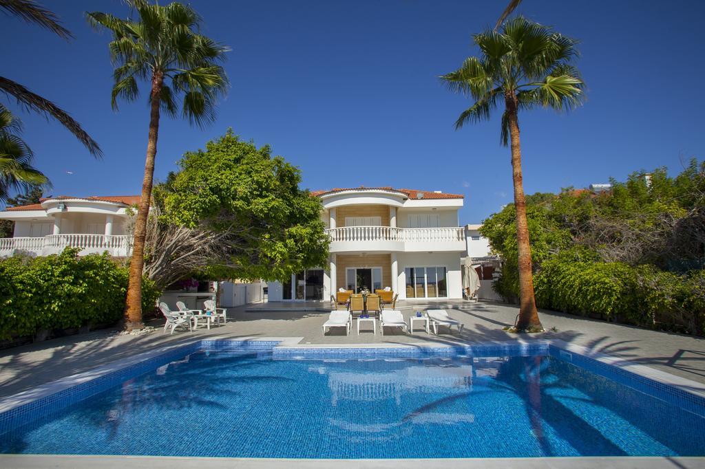 Meneou Beachfront Sunset Holiday home Perivolia