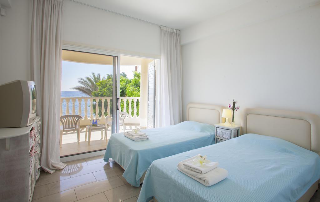 Meneou Beachfront Sunset * Perivolia