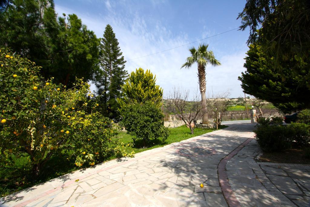 Alonia Villas *