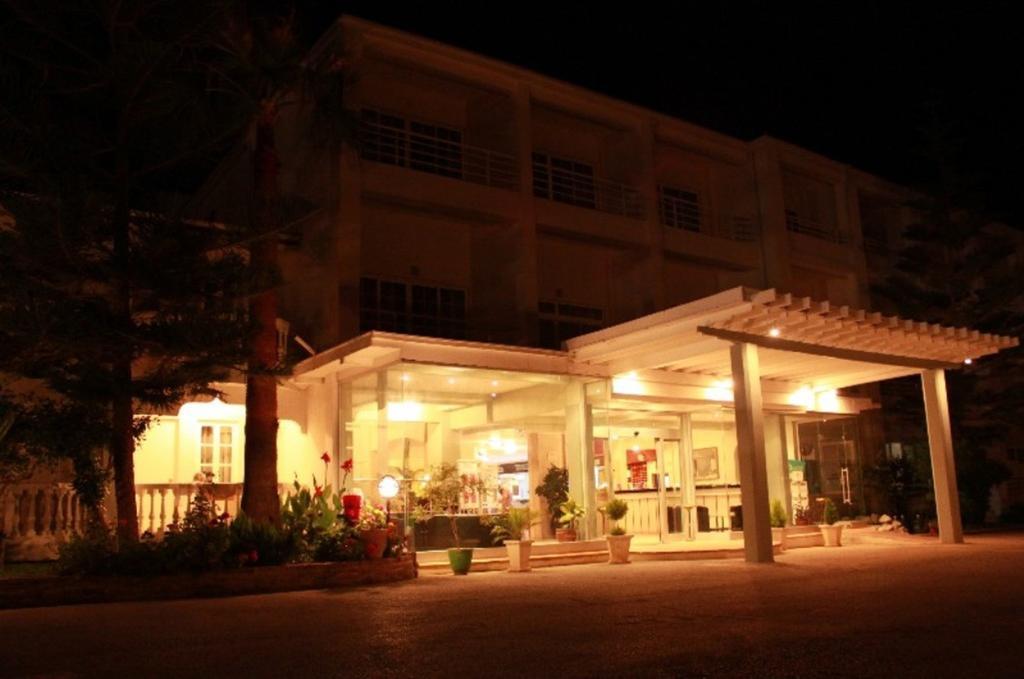 Hotel La &