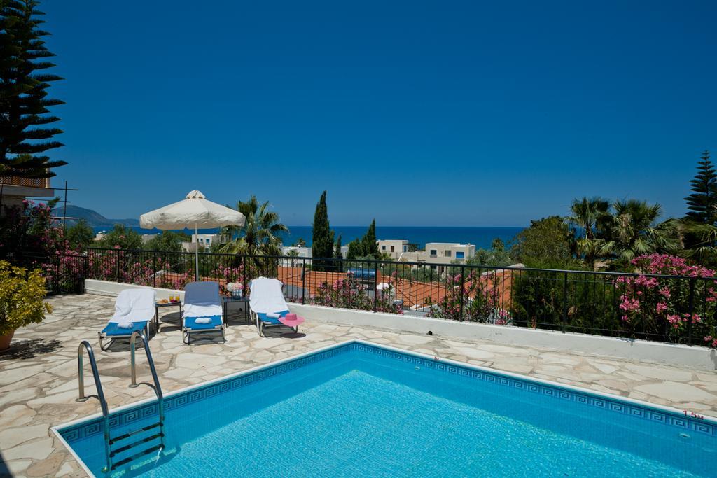 Villa Amalia Polis