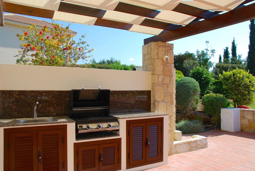 3 Bedroom Villa Limni With Private Pool And Gardens, Aphrodite Hills Resort Villa Kouklia