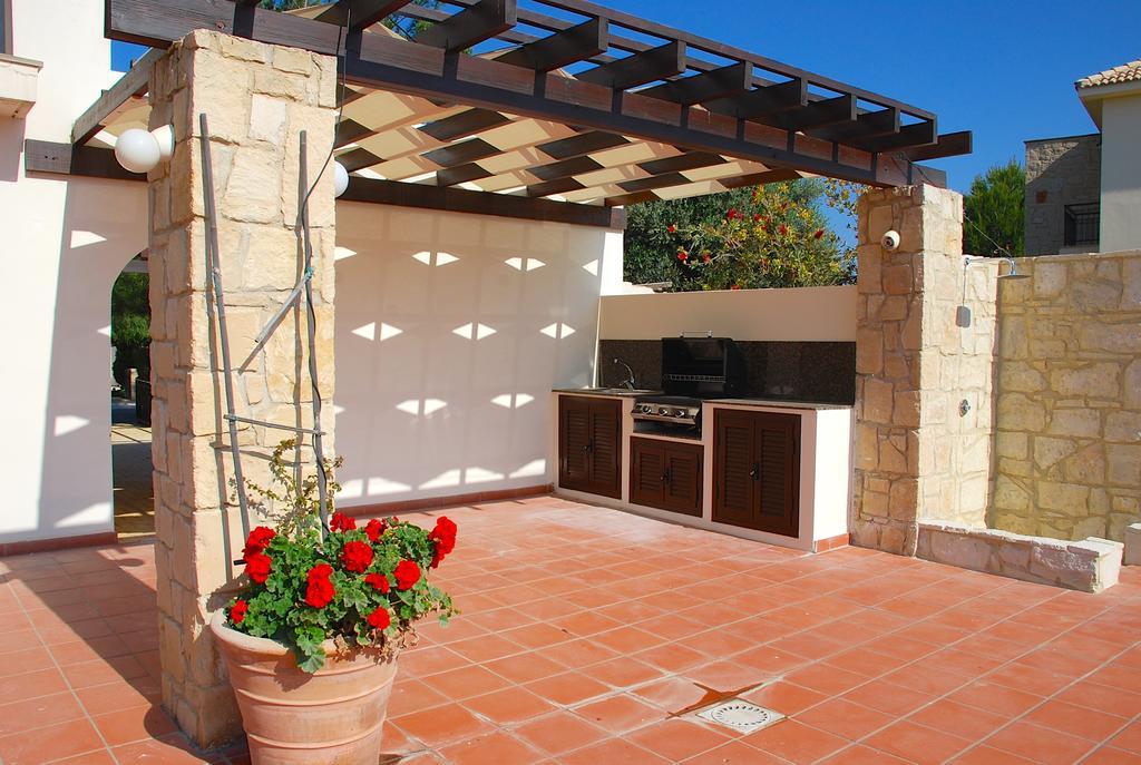 Villa 3 Bedroom Villa Limni With Private Pool And Gardens, Aphrodite Hills Resort *