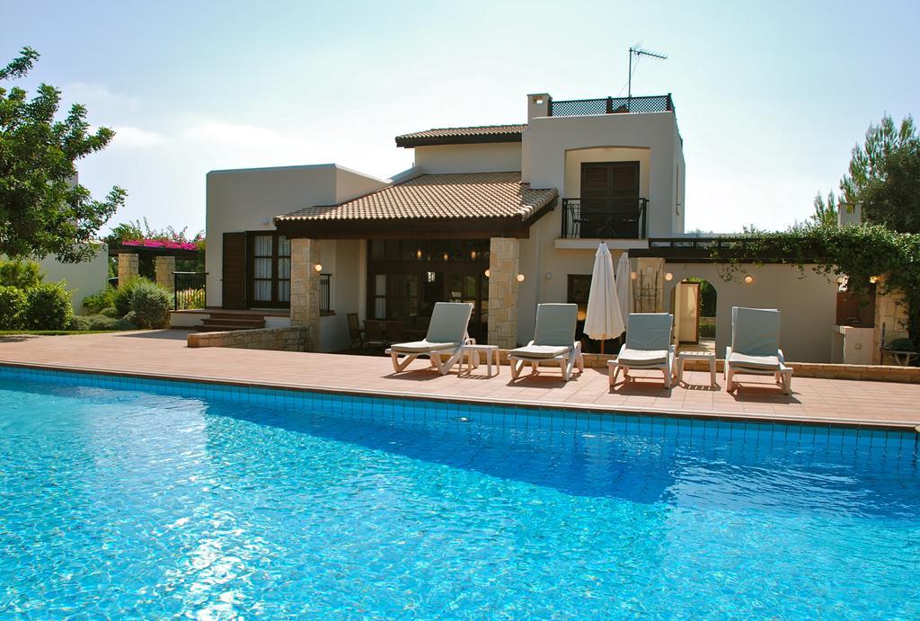 3 Bedroom Villa Limni With Private Pool And Gardens, Aphrodite Hills Resort Kouklia
