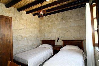 Leonidas Village Country house