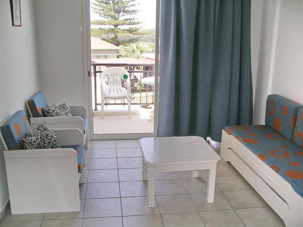Aparthotel Renos Polis