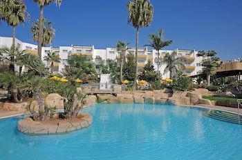 Hilltop Gardens 3*