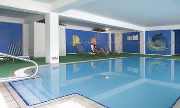 Hilltop Gardens Aparthotel