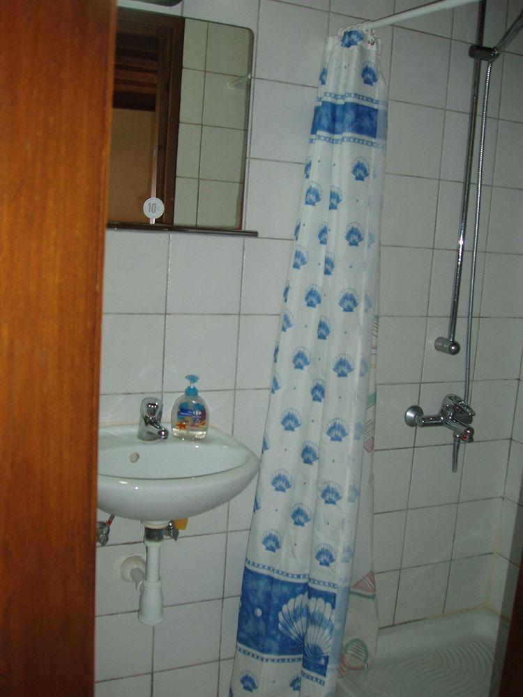 Niovi House Tochni