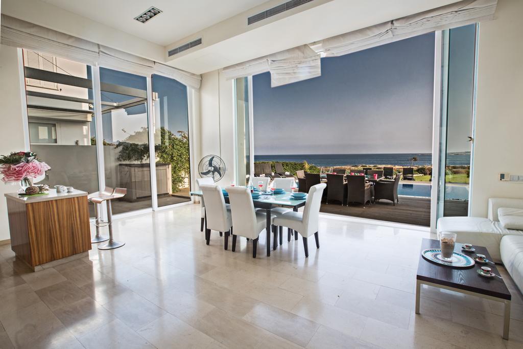 Leana Front Line Villa Protaras