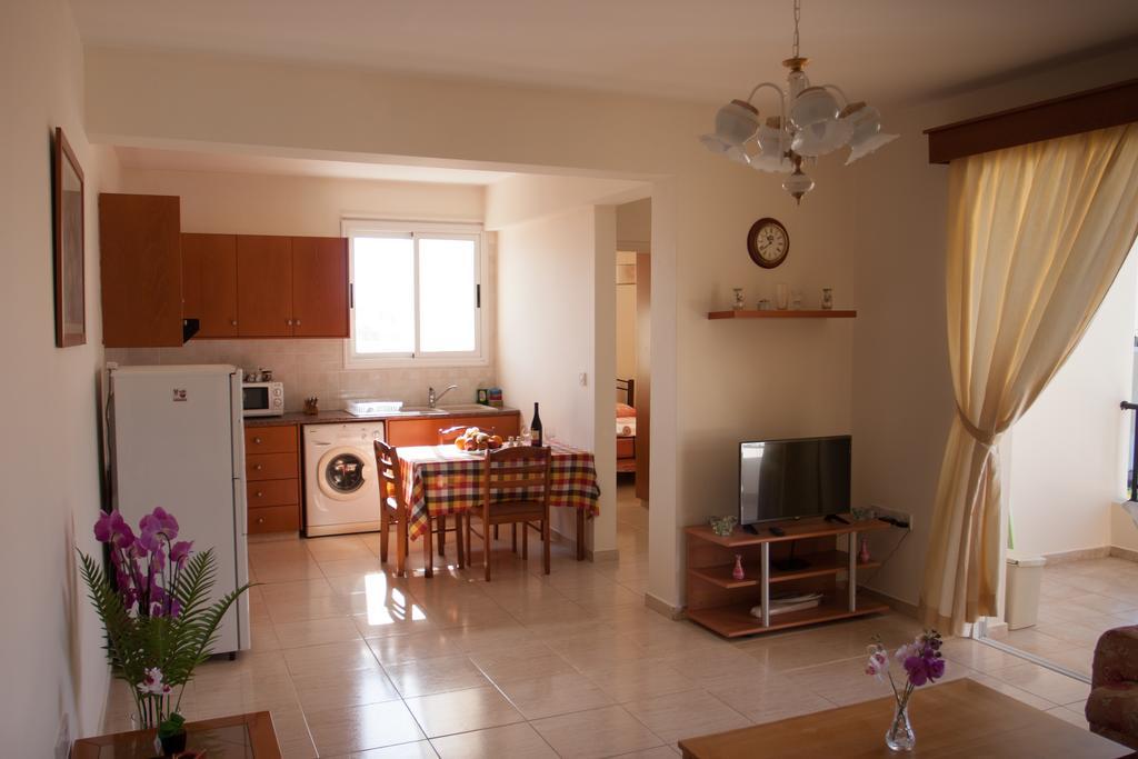 Kyriakos Court