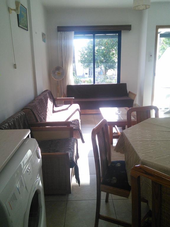 Zoe's Court Klorakas