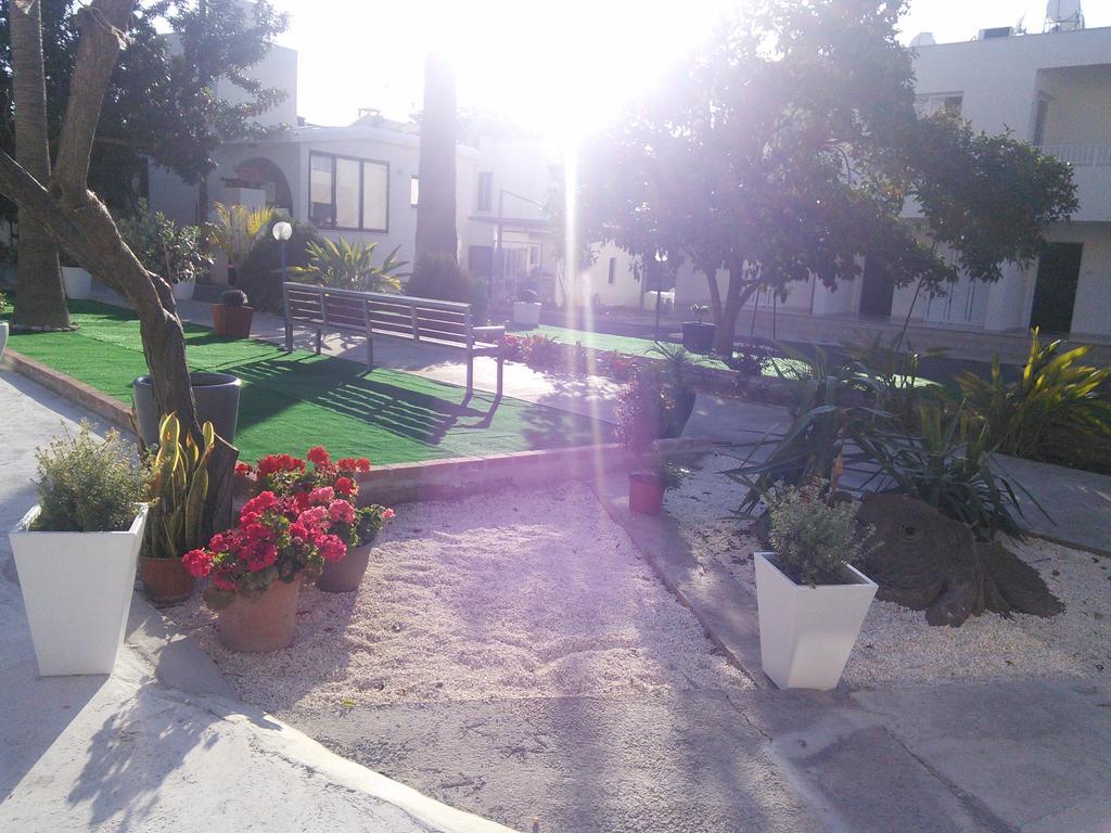 Zoe's Court 3* Klorakas