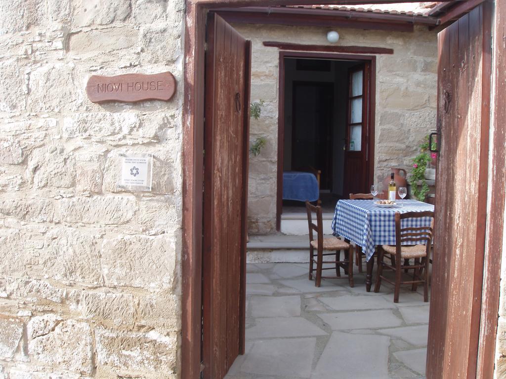 Niovi House Apartment Tochni