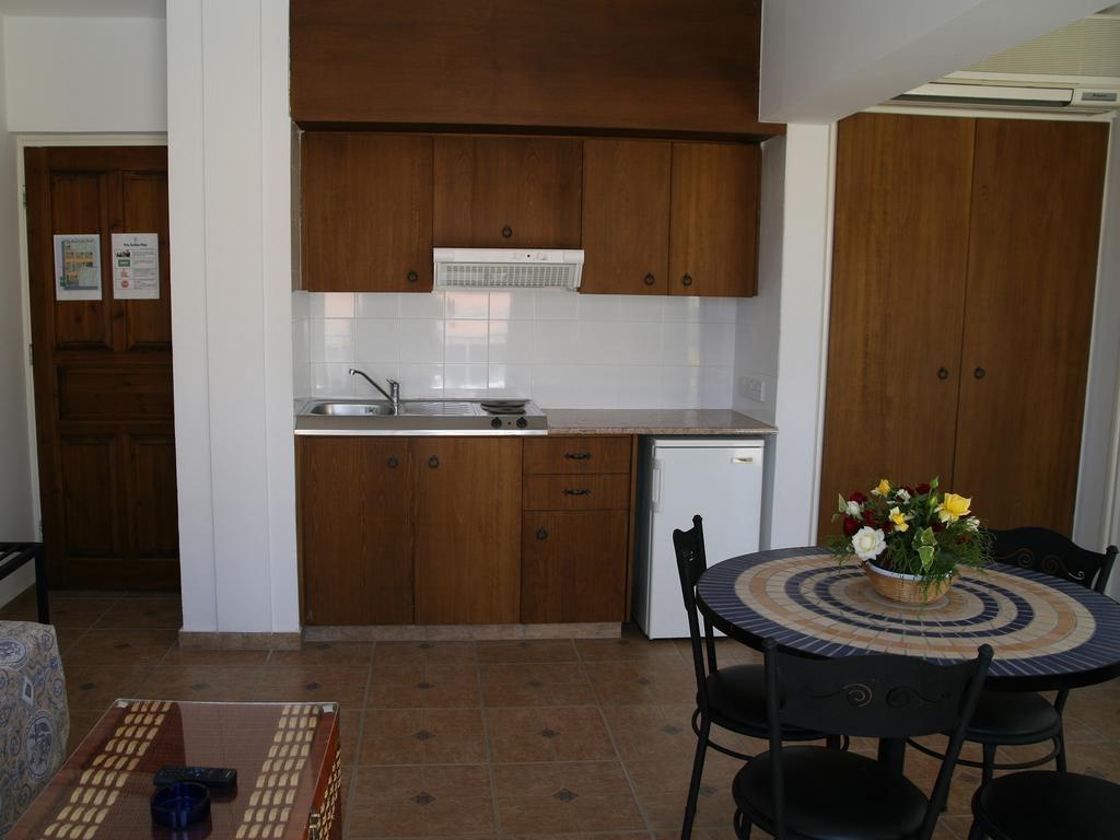 Latchi Studio * Polis