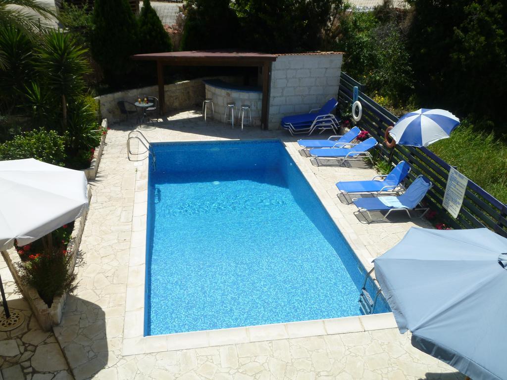 Avra Family Maisonettes * Polis
