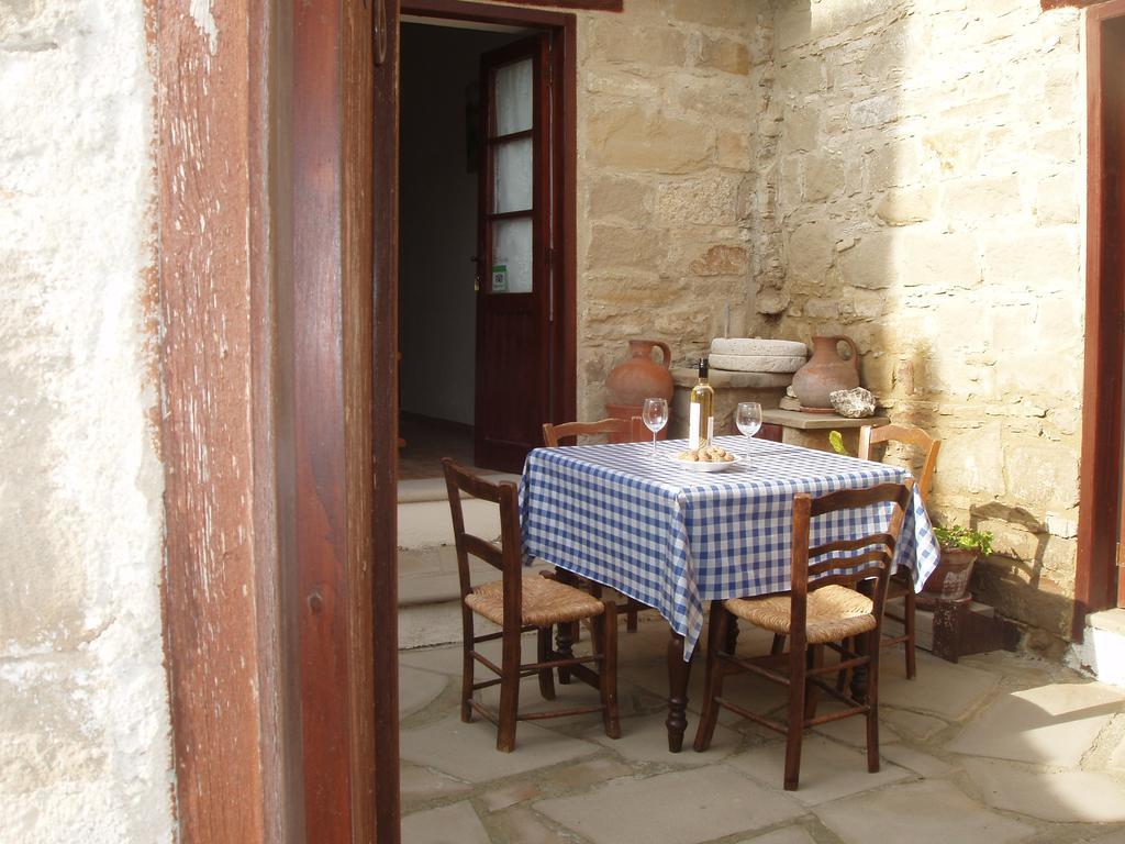 Niovi House Apartment