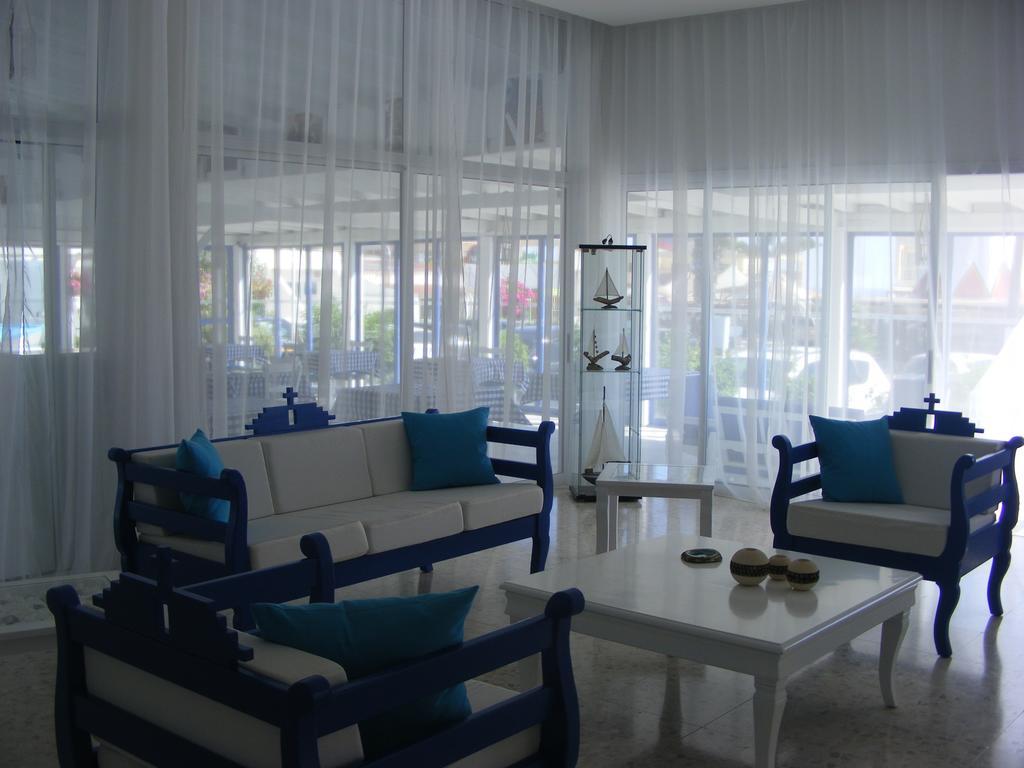 Aparthotel Flokkas