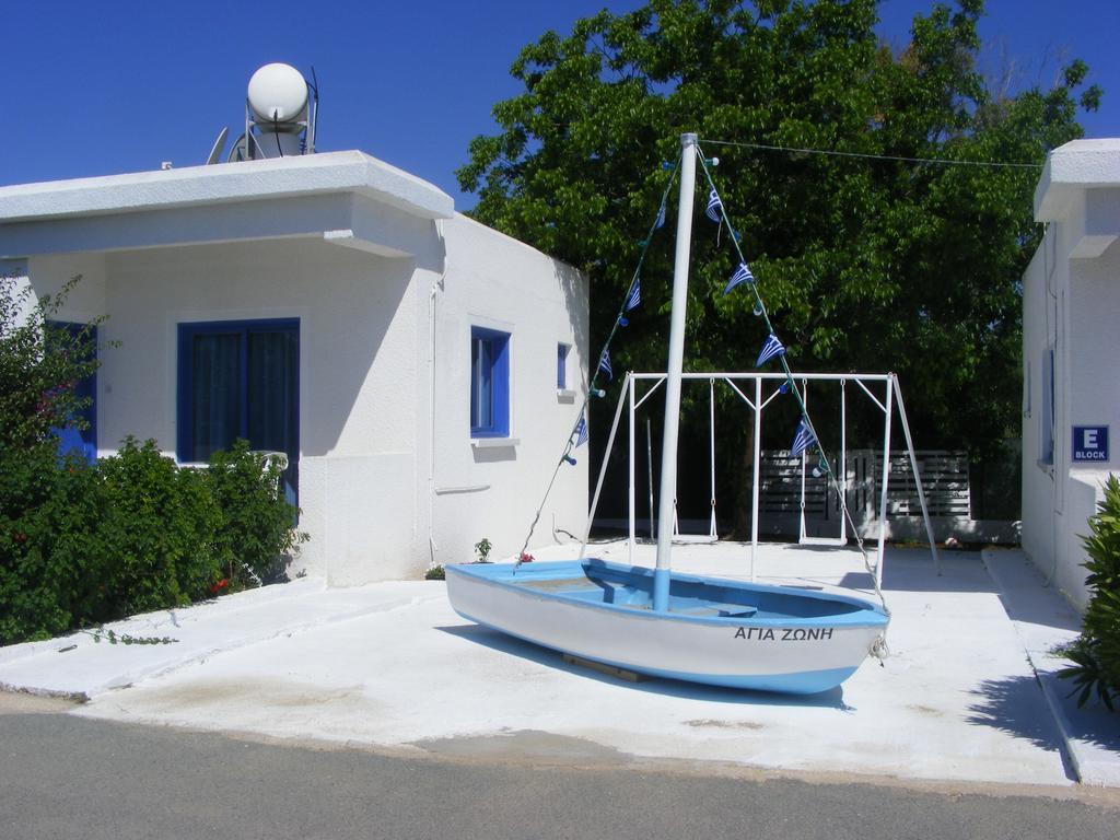 Flokkas Aparthotel 2*
