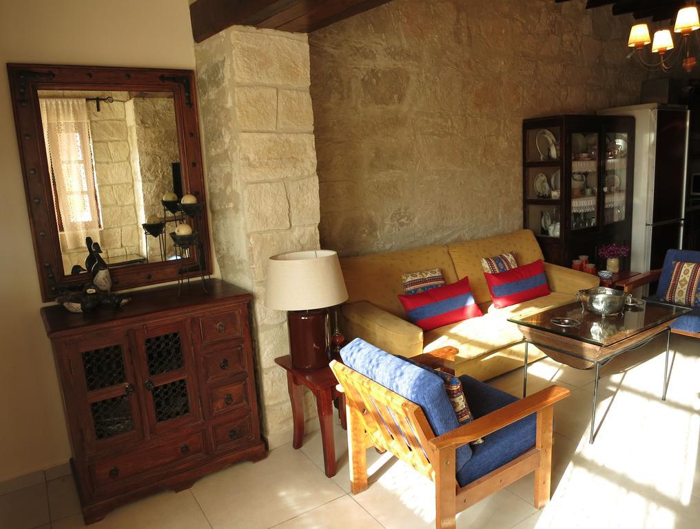 Simona Stone House Holiday home *