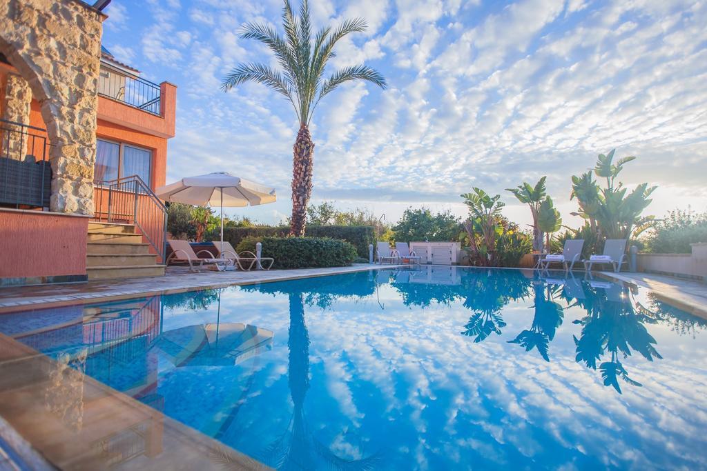 Saraliana Sandy - Heated Pool - Jacuzzi - Private Area Villa Polis