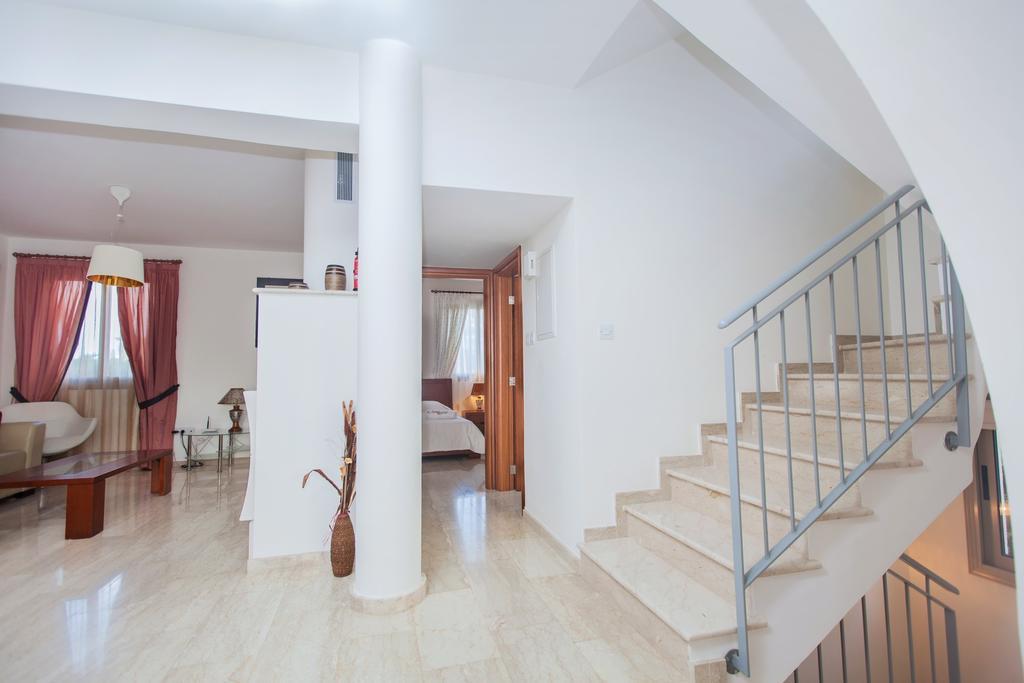 Villa Saraliana Sandy - Heated Pool - Jacuzzi - Private Area