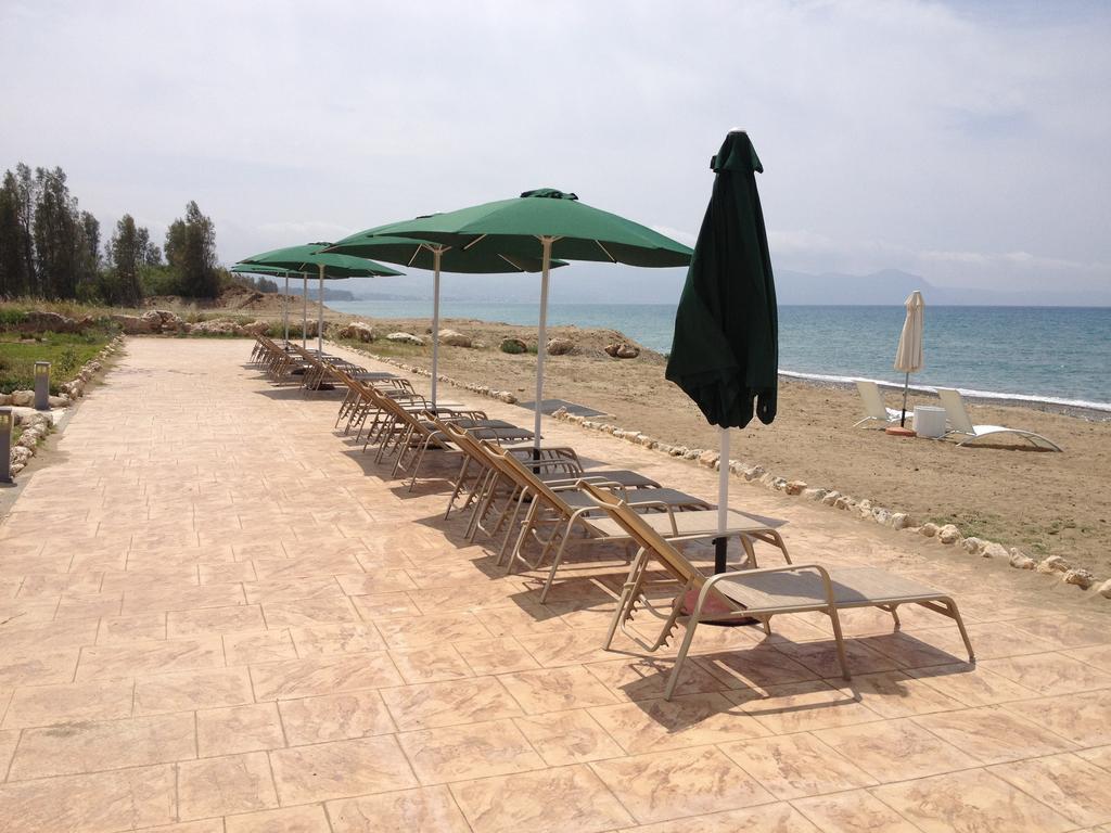Saraliana Sandy - Heated Pool - Jacuzzi - Private Area *