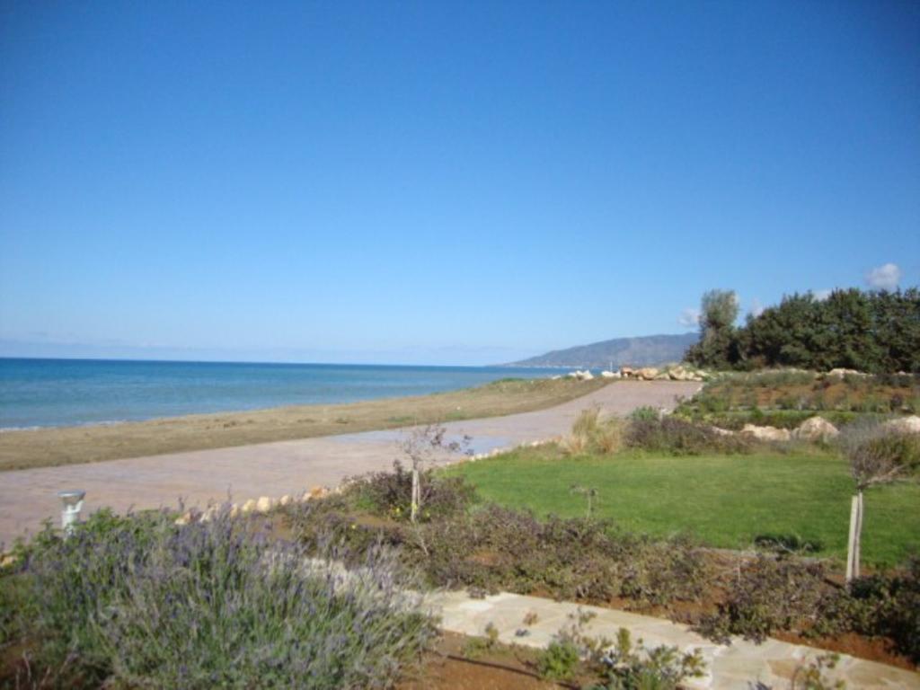 Villa Saraliana Sandy - Heated Pool - Jacuzzi - Private Area *