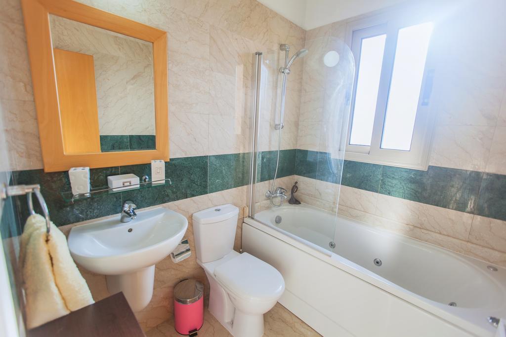 Villa 1 Sandy - Heated Pool - Jacuzzi - Private Area - Sea Views *