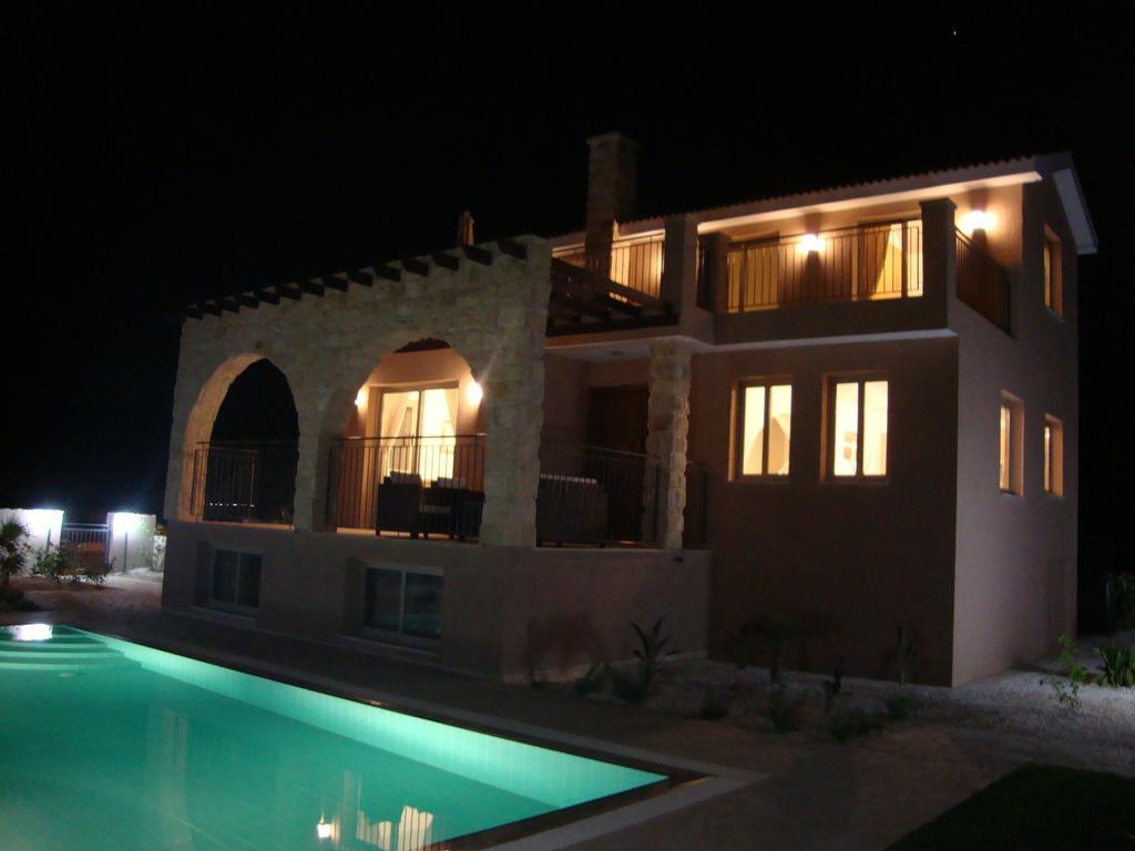 Villa 1 Sandy - Heated Pool - Jacuzzi - Private Area - Sea Views