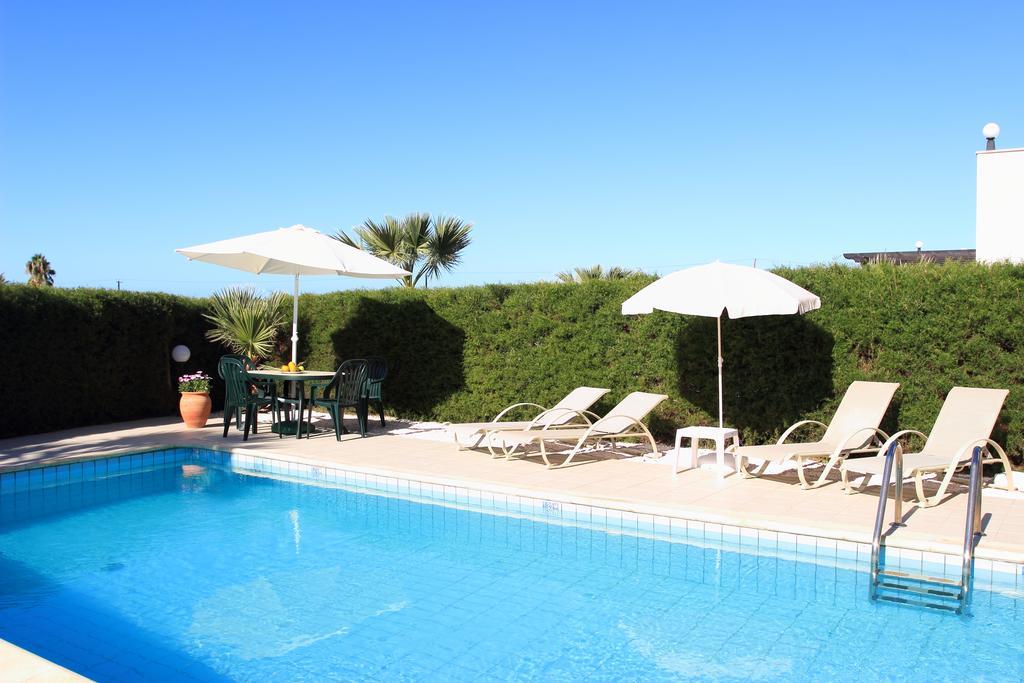 Sandy Coast Villas Amariliz * Argaka