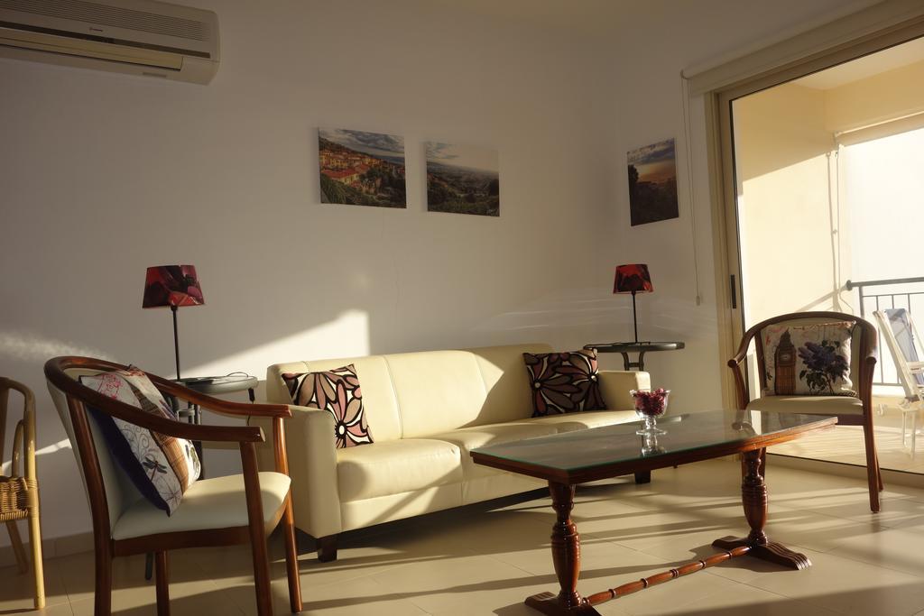 Alineris Apartment
