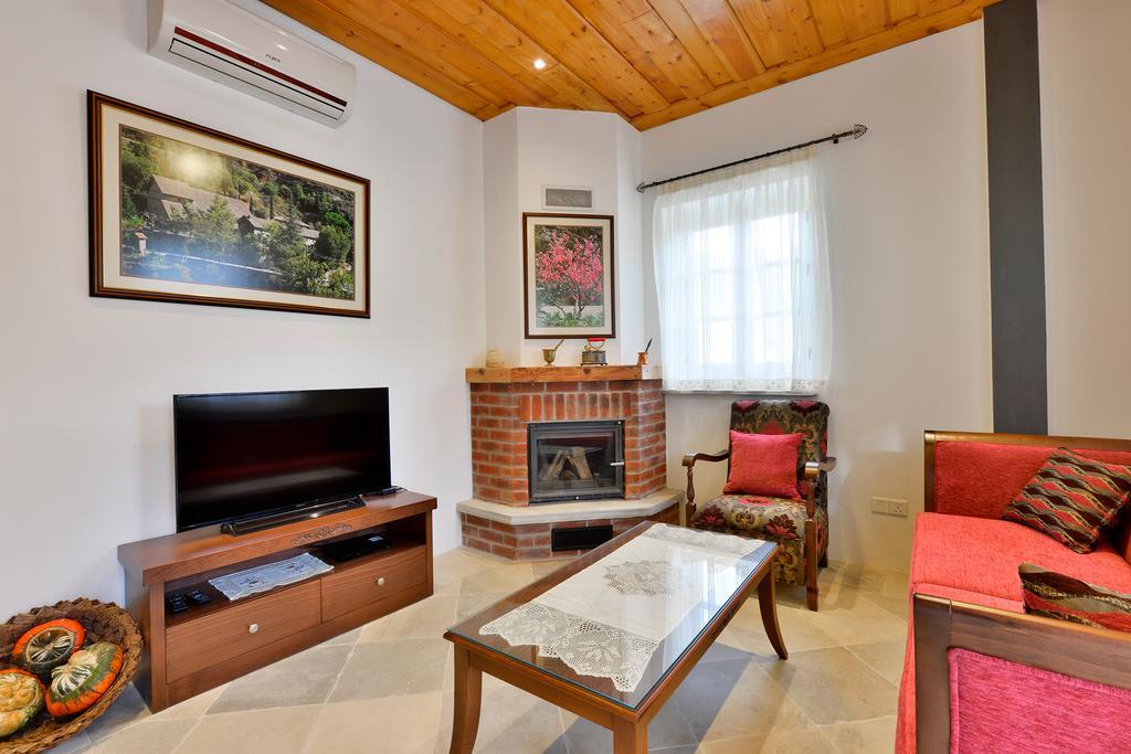 Country house Vasilikis House