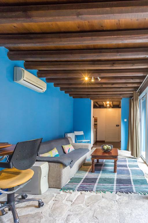 Redblue Door Two Traditional Listed Holiday home Pano Lefkara