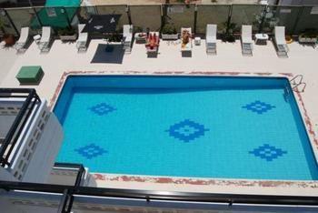 Agrino Aparthotel