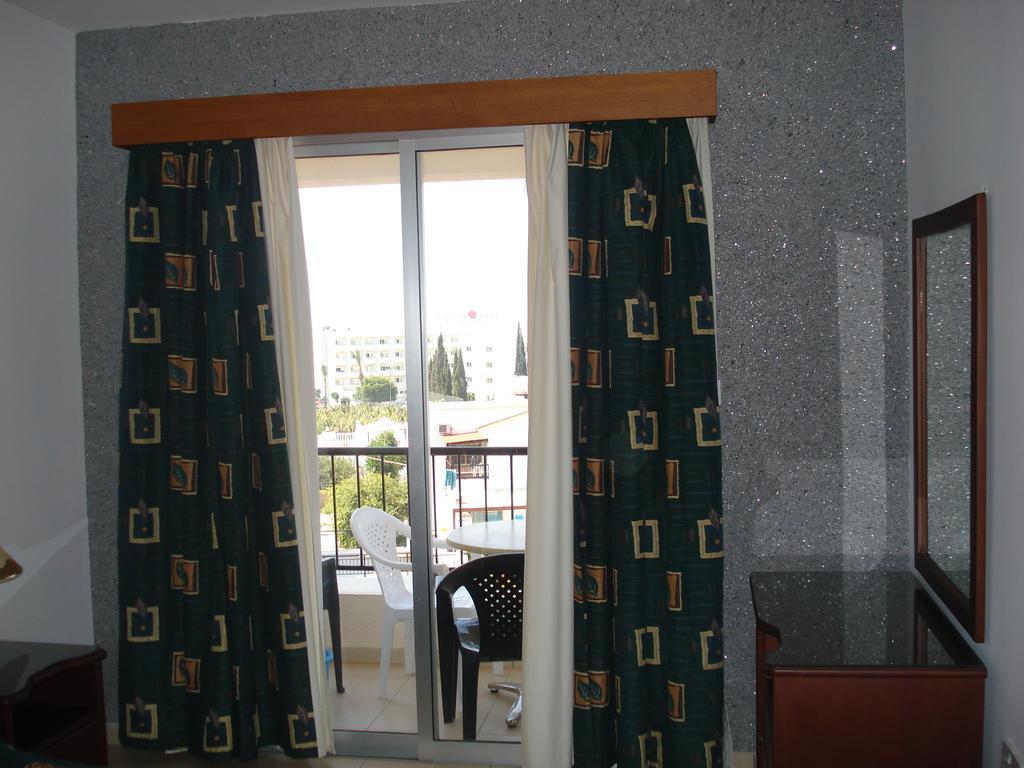 Aparthotel Petsas 3*