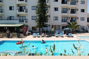 Livas Aparthotel Pernera