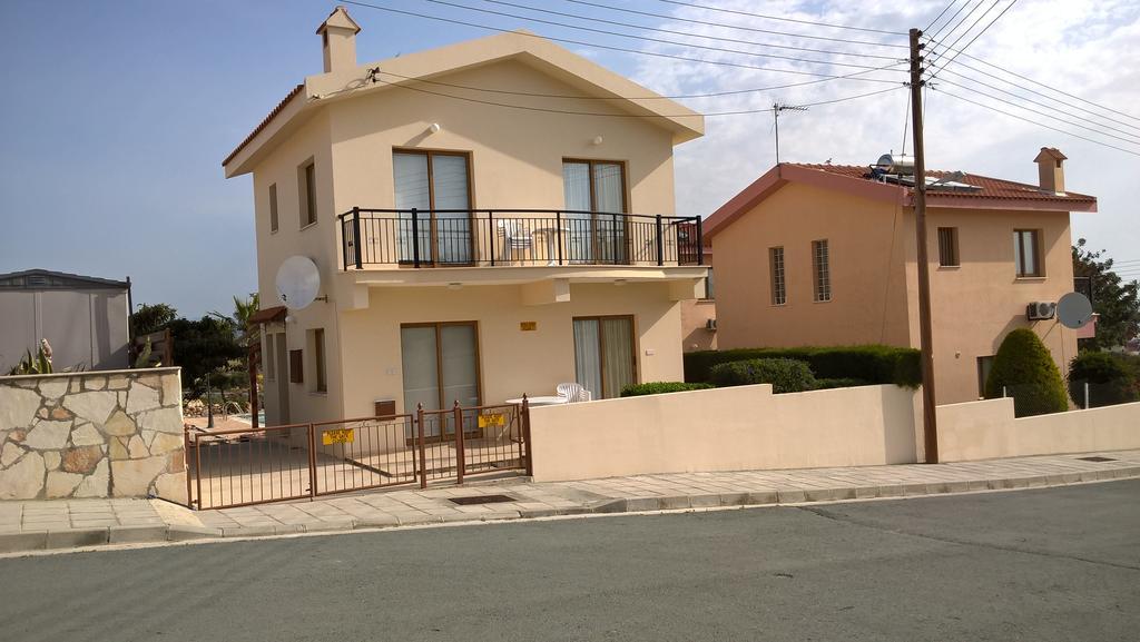 Kapsalia Villa *