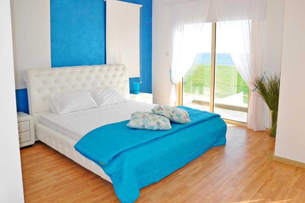 Waves Villa Mazotos