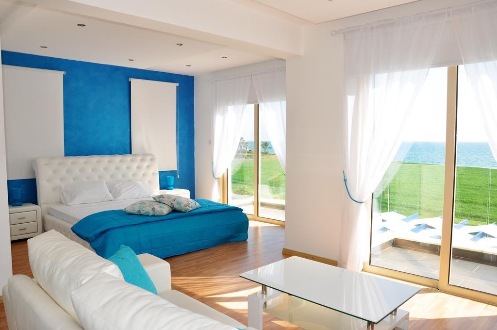 Villa Waves