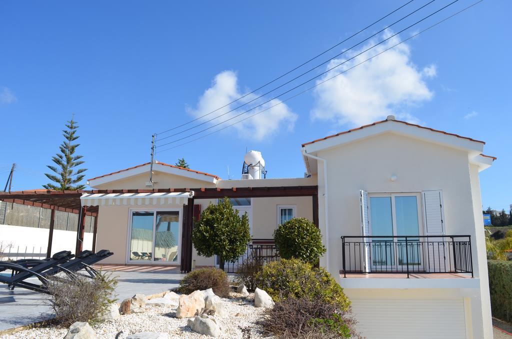 Alethia Villa *