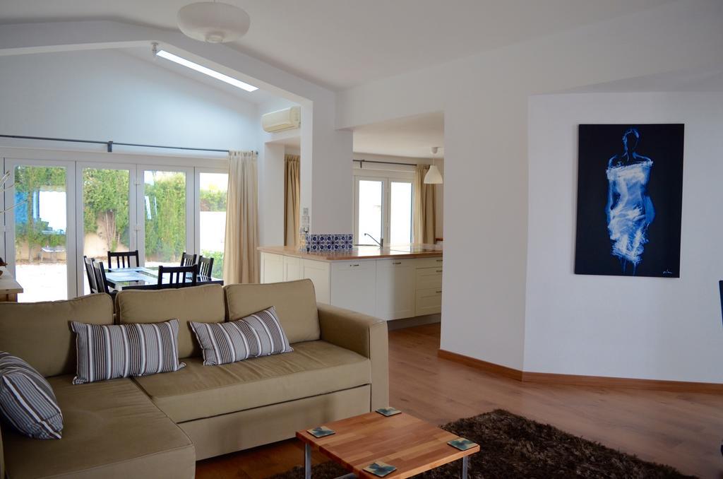 Alethia Villa Kathikas