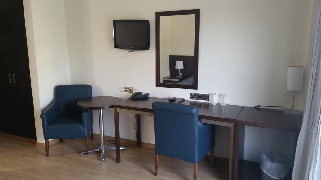 Hotel Crown Henipa 3*